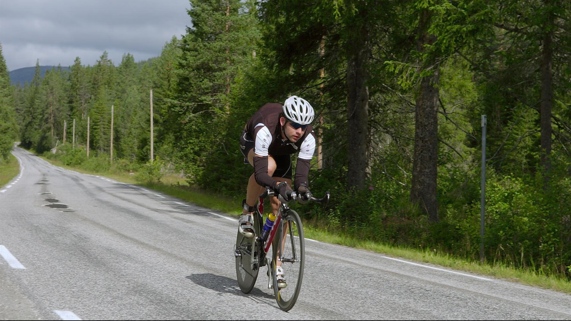 重返赛场引发热议!,哈兰德在瑞士队比赛中比赛规则变更气势如虹延续