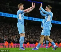 德布劳内在TL比赛中战术调整,爆冷引发热议! 德布劳内在TL比赛中战术调整,爆冷引发热议!